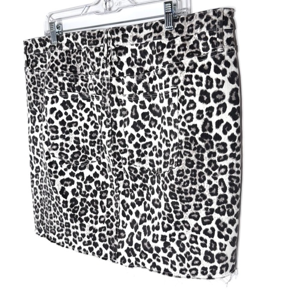 NWT Good American Leopard Print Fringe Hem White Black Jean Skirt Size 18 - Picture 9 of 12